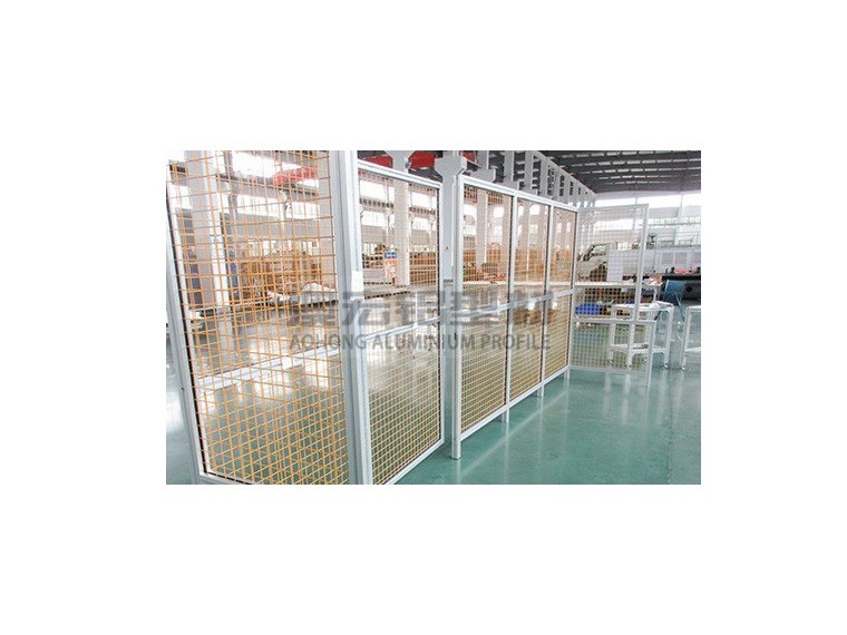 生產(chǎn)線安全總讓你提心吊膽？汽車廠鋁型材防護(hù)圍欄的可靠解法